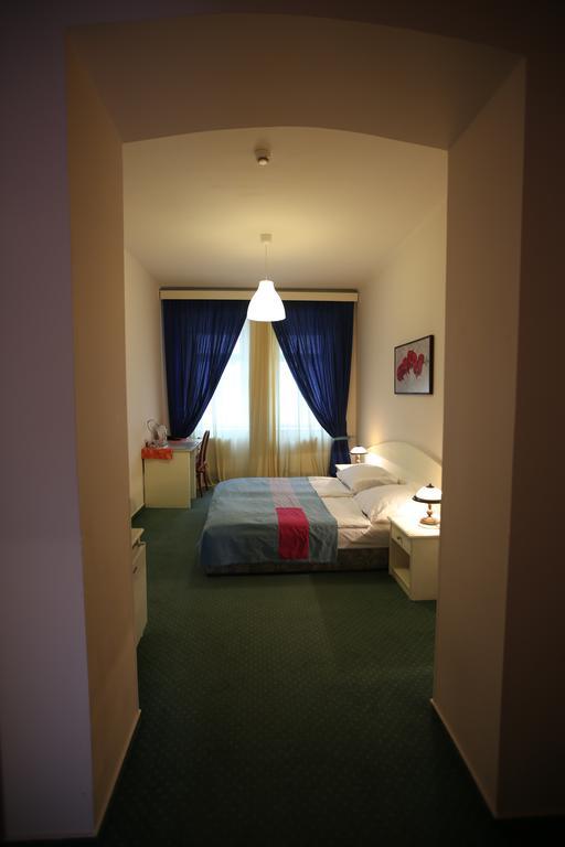 Eurowings Hotel Praga Esterno foto