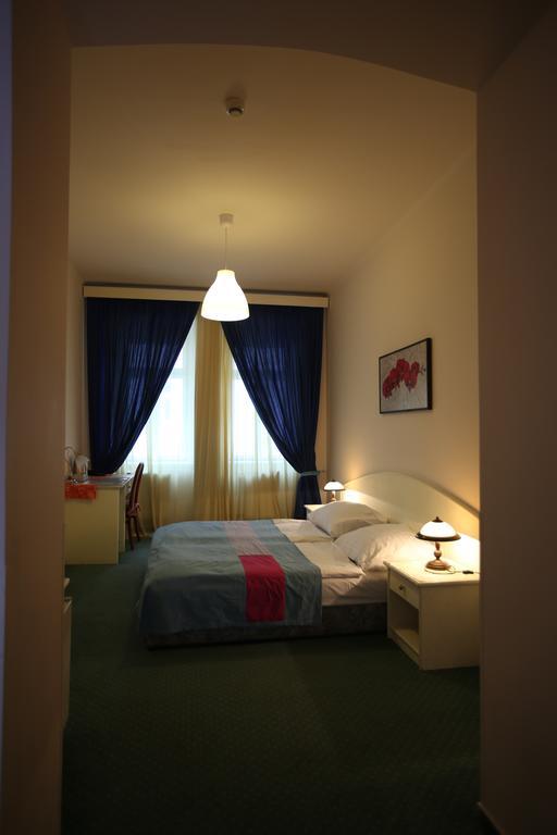 Eurowings Hotel Praga Esterno foto