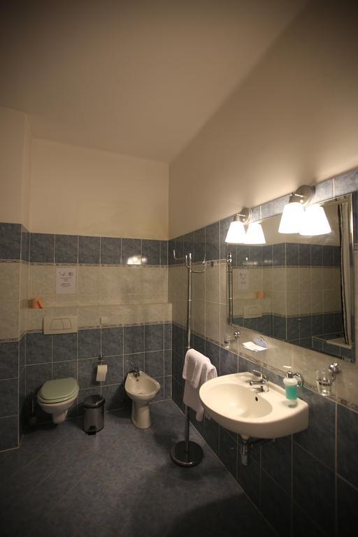 Eurowings Hotel Praga Esterno foto